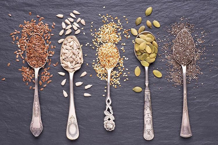 Top 5 des graines les plus bénéfiques pour la santé ! - Heyme