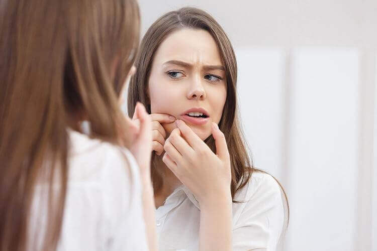 Acné : causes et traitements - Heyme