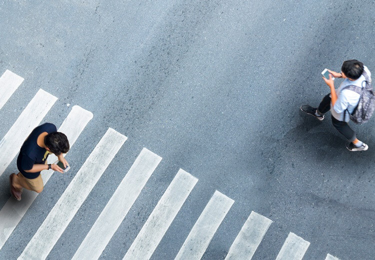 Smombie : quand ton smartphone te transforme en zombie - Heyme